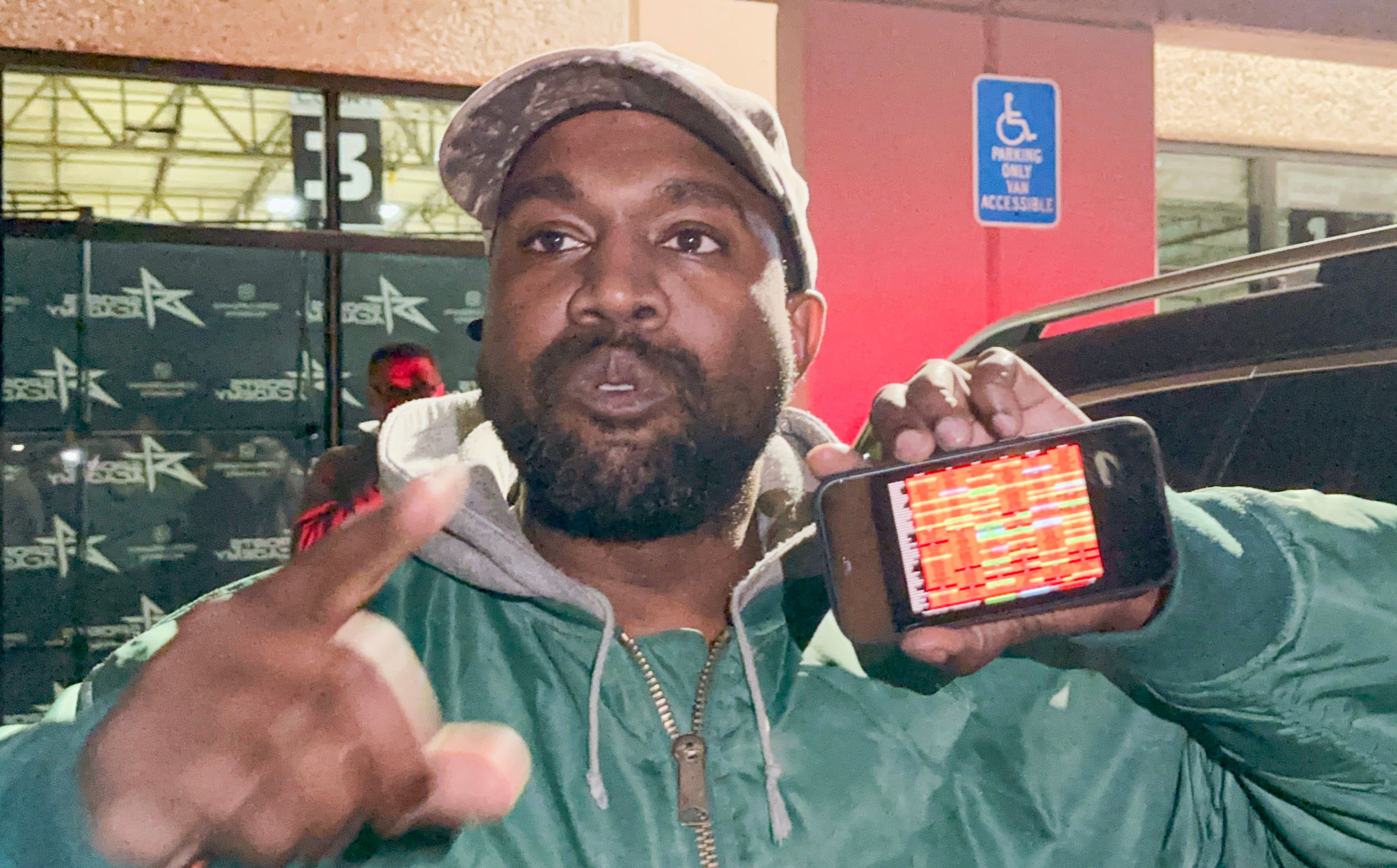 WICH KANYE WOULD YOU DATE?