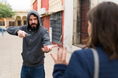Ta meilleure défense contre un agresseur ?