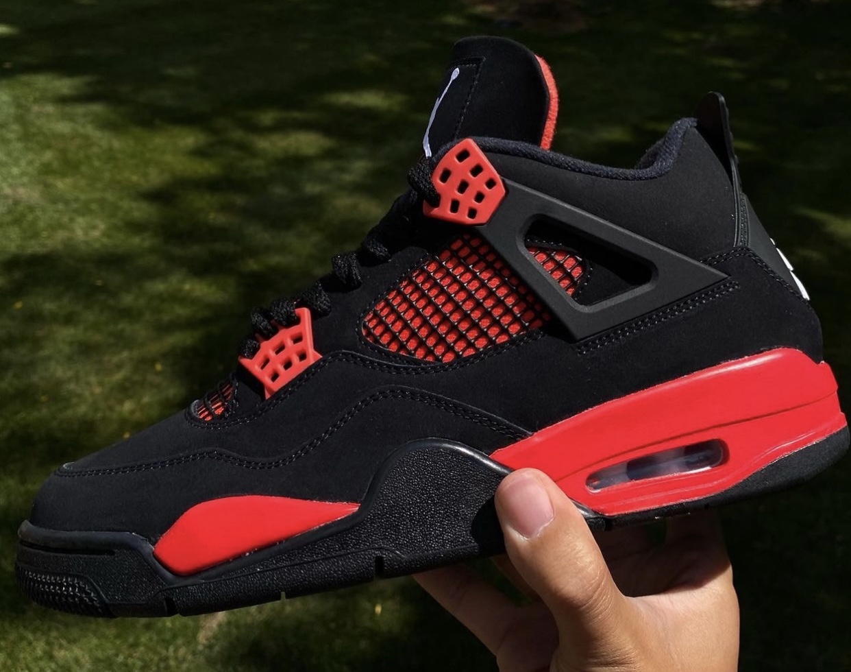 JORDAN 4