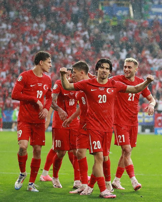 21.YÜZYILIN EN İYİ TÜRK FUTBOLCULARI