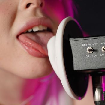Best ASMR clips on Twitch