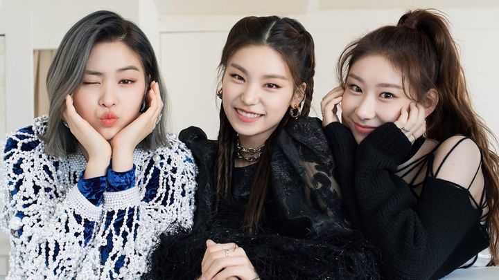 KPop Female Visuals (Selfies Edition)