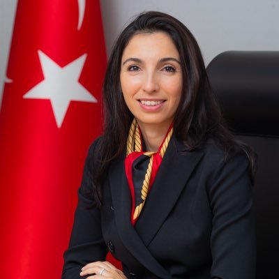EN ÇOK FOTO ÇEKİLMEK İSTEDİĞİN ÜNLÜ