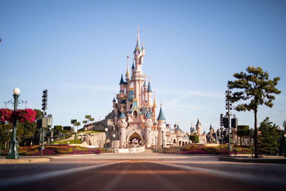 Disneyland Paris attraction and entertainment