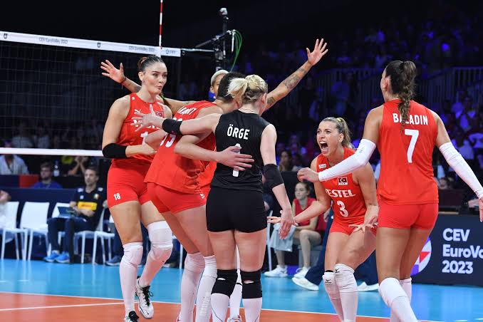 Türkiye Ligindeki En Güzel Voleybolcu