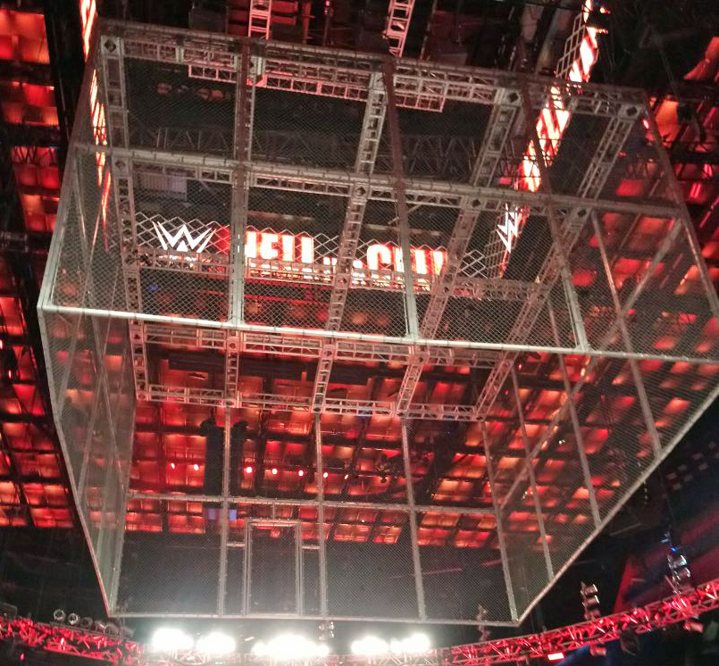 Il più grande #HellInACell match