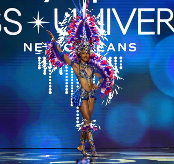 Tenues miss univers - 2022