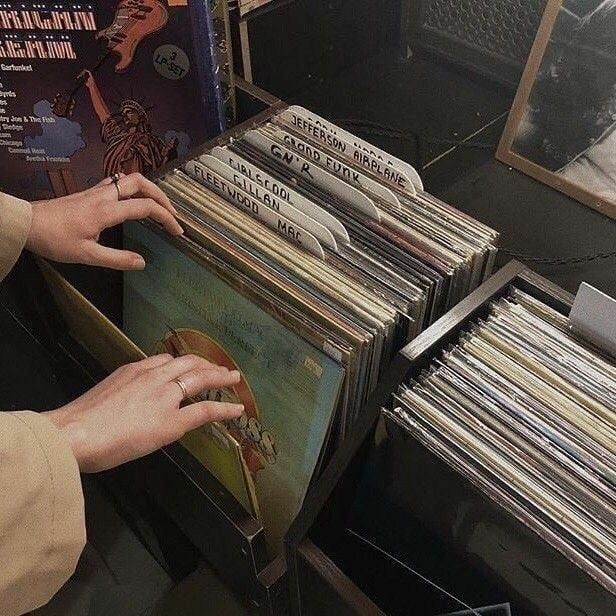 — MUSIC ARTISTS/BANDS !