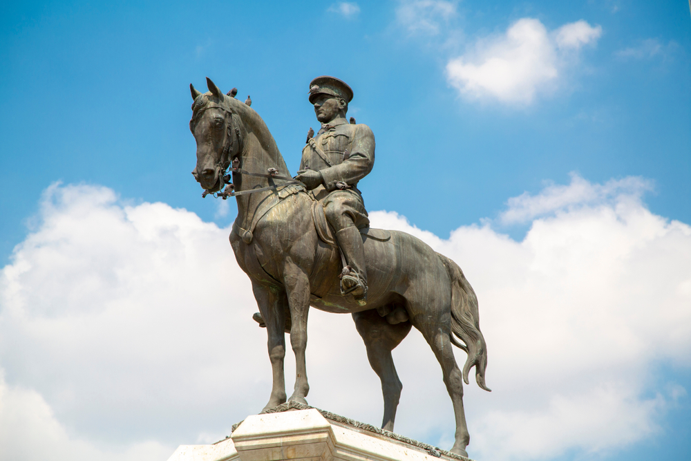 En Müthiş Atatürk Anıtları ve Heykelleri