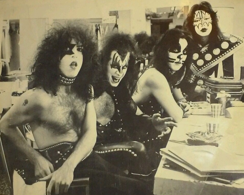 Best Kiss Song (Studio Versions)