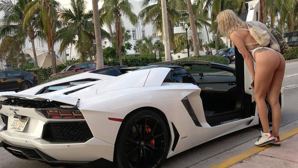 8 Cars but you have one key