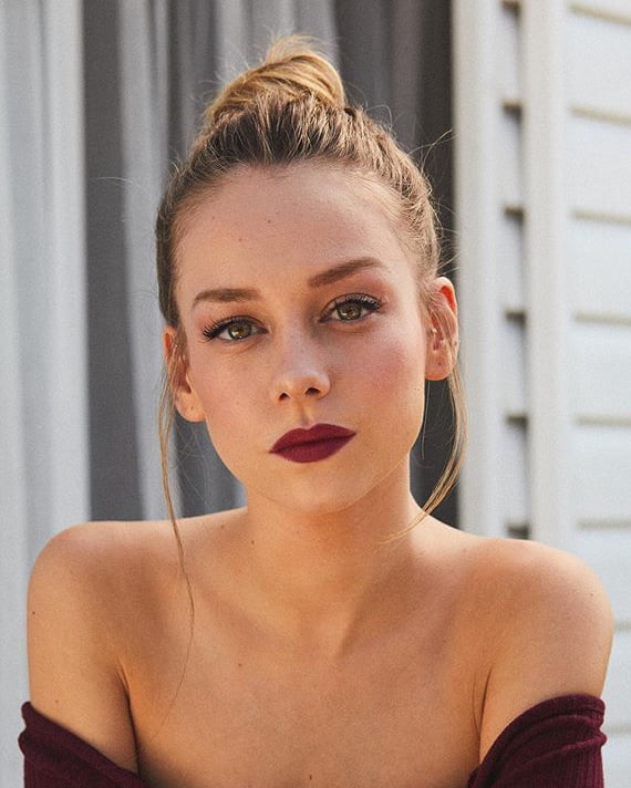 Hot woman 2023