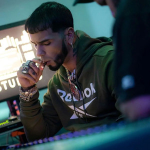 la mejor canción de anuel