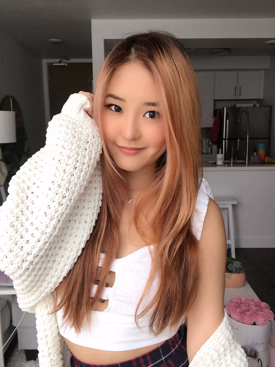 Girl streamers