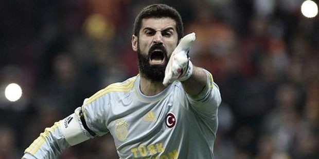 Volkan demirel'e atılan cisimler