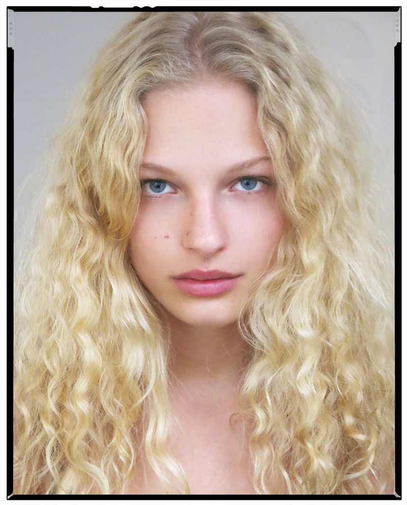 SCANDINAVIAN WOMEN