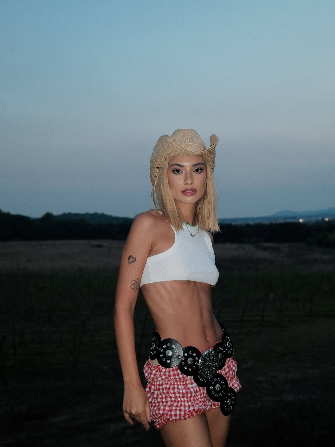 Hottest Singer Artist Romania Cantaret