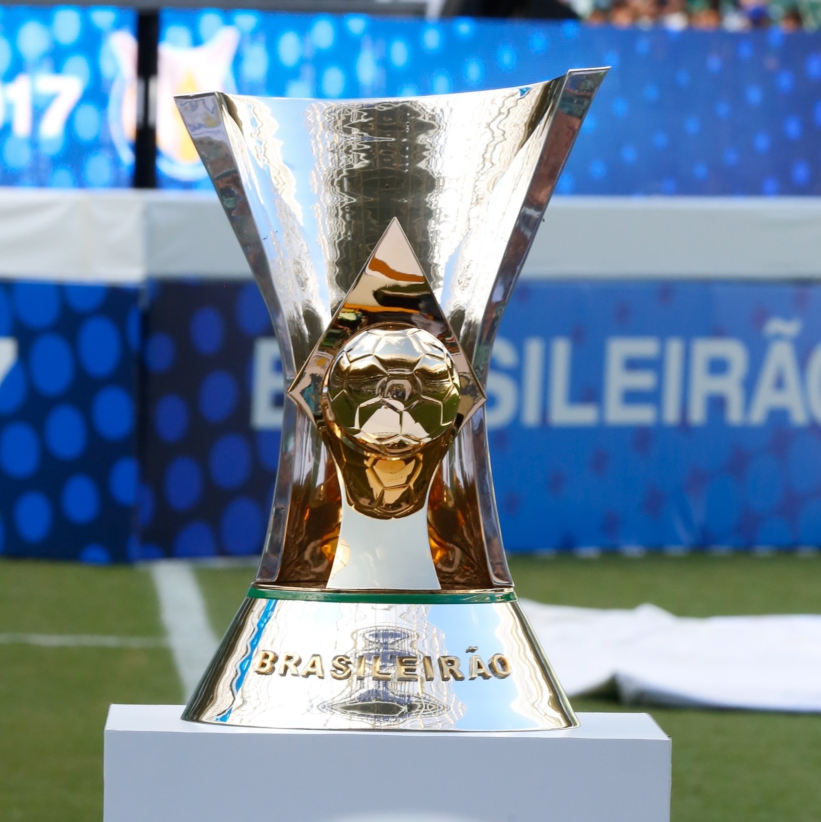 Qual a taça mais bonita do futebol?