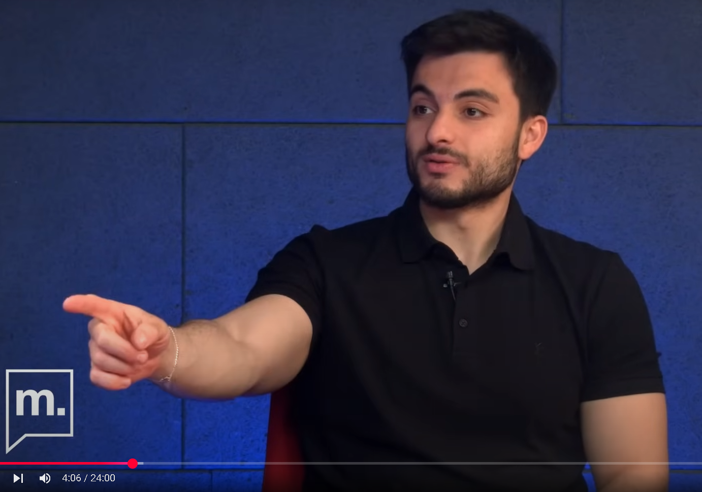 How did he respond to the message, "I'm a married woman, 20 years older than you, and I desire you. My husband doesn't care about his physique, he looks like a sack of potatoes, and you have the strength to knock him out with 2 punches. This turns me on. I want you to fuck me."