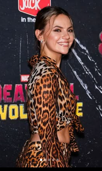 Top Sexy Dafne Keen