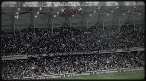 Tribünlerin Seremonide Söylediği Şarkılar
