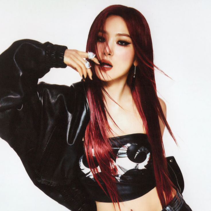 Seulgi MV Looks