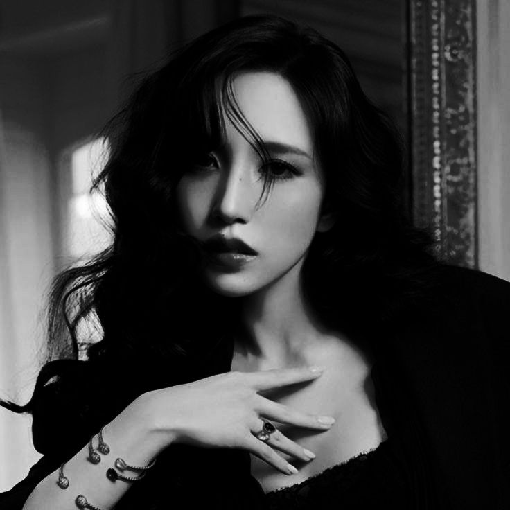 Mina MV Looks
