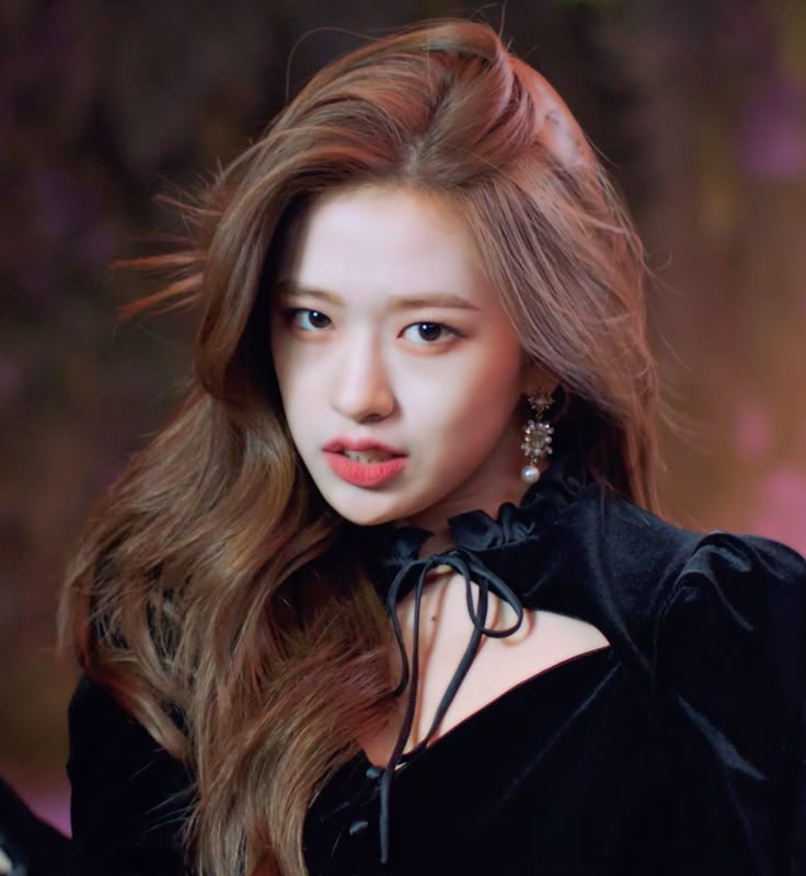 Yujin MV Looks