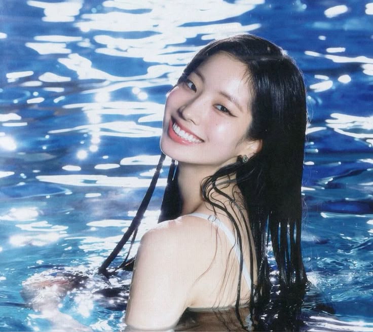 Dahyun MV Looks