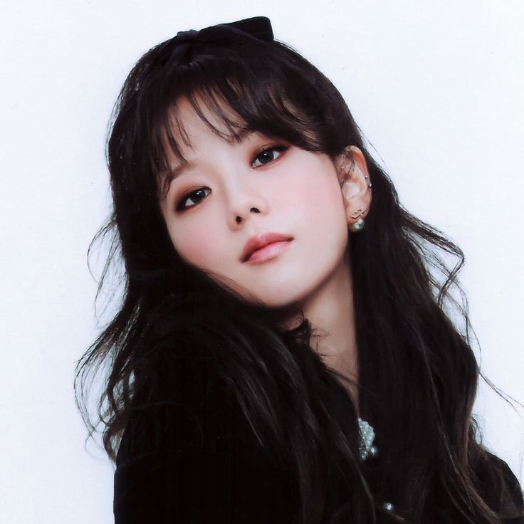 Jisoo MV Looks
