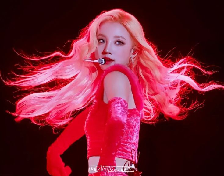Yuqi MV Looks