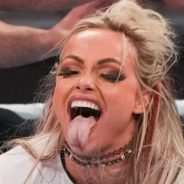 Which WWE diva has the hottest tongue