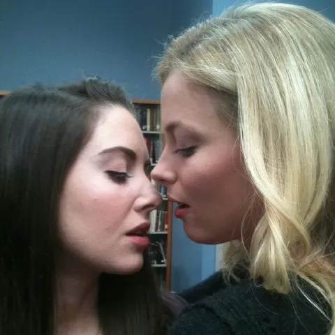 Best lesbian kiss of actresses (16)