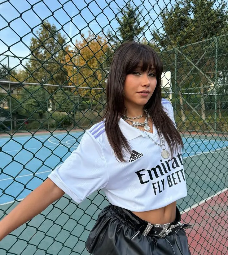 Hilal Yelekçi Outfits 