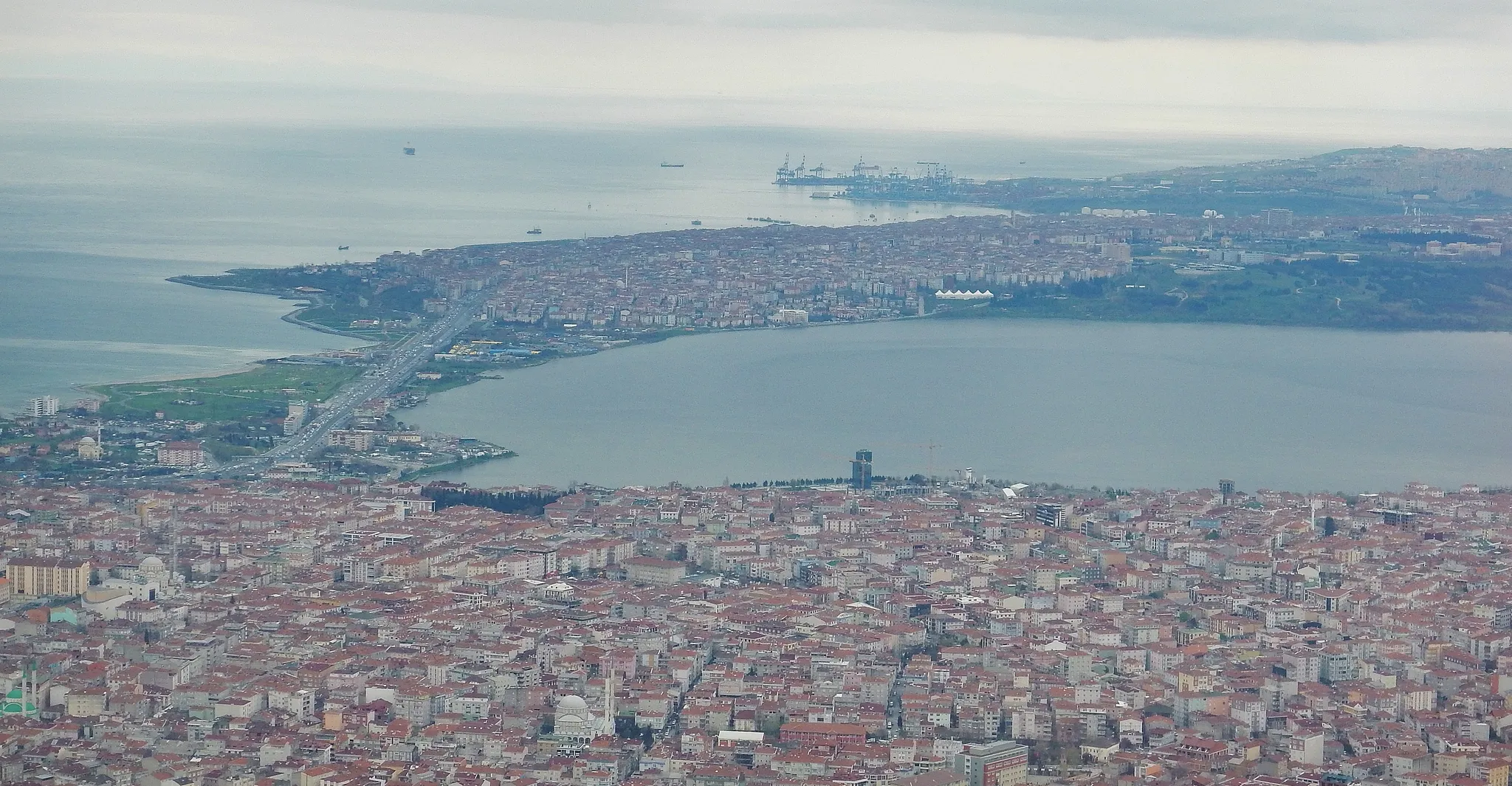 Küçükçekmece Semti