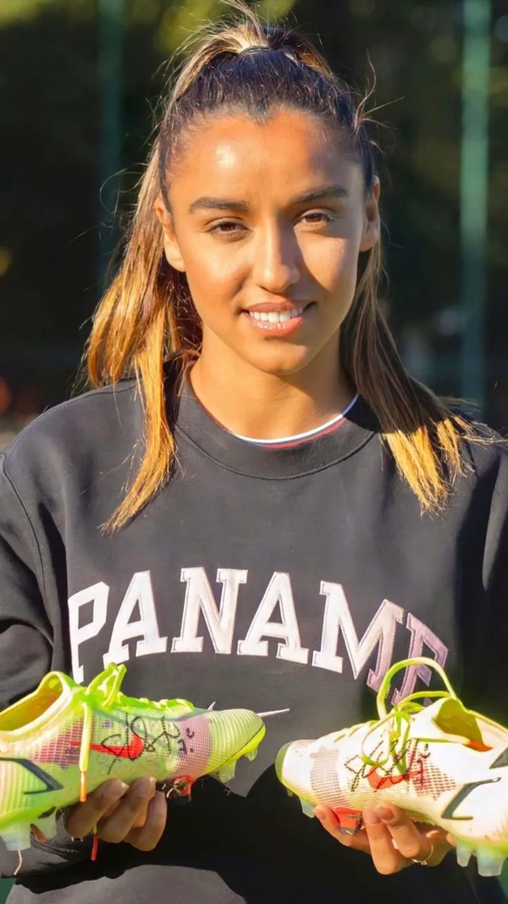 Sakina Karchaoui  - 1