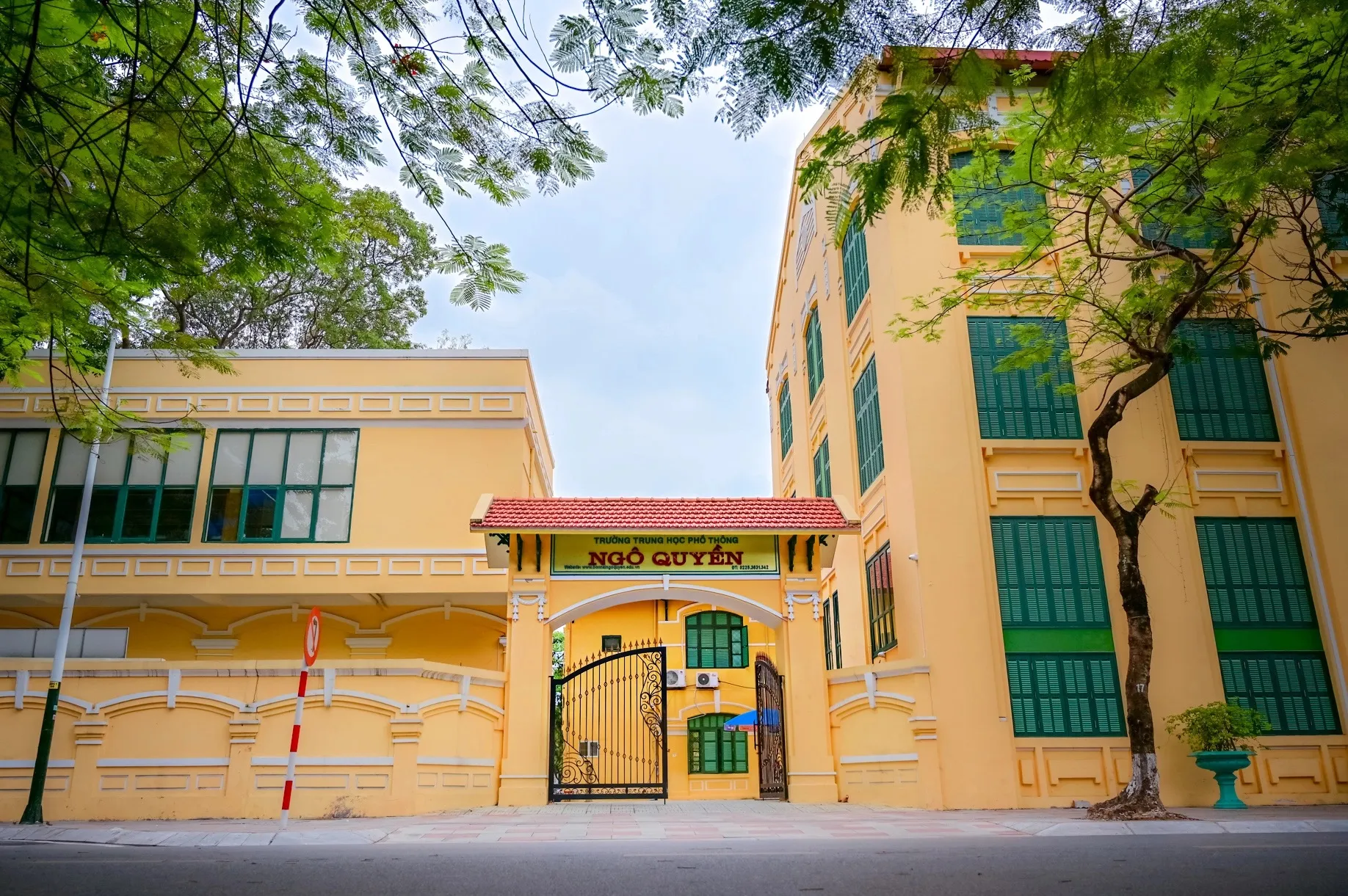 Nghệ sĩ đề cử mời về THPT NQ