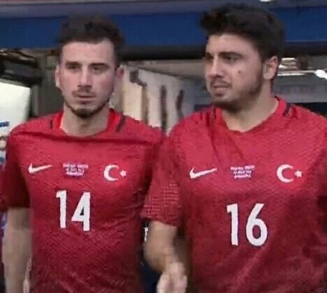 TÜRK FUTBOL TARİHİNİN EN İKONİK GÖRSELİ/ANI - 1