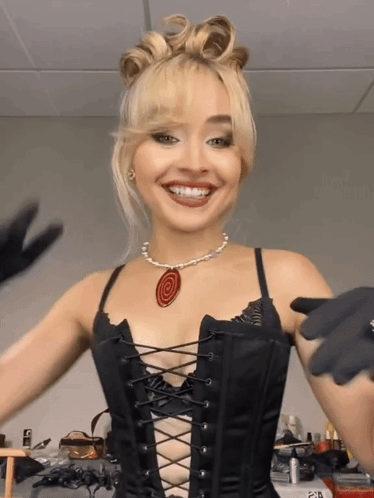 HOTTEST GIF - 1