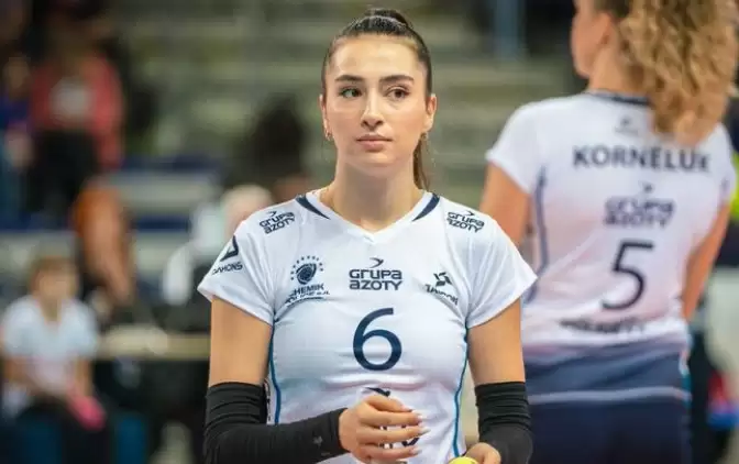 Hottest volleyball player - 1