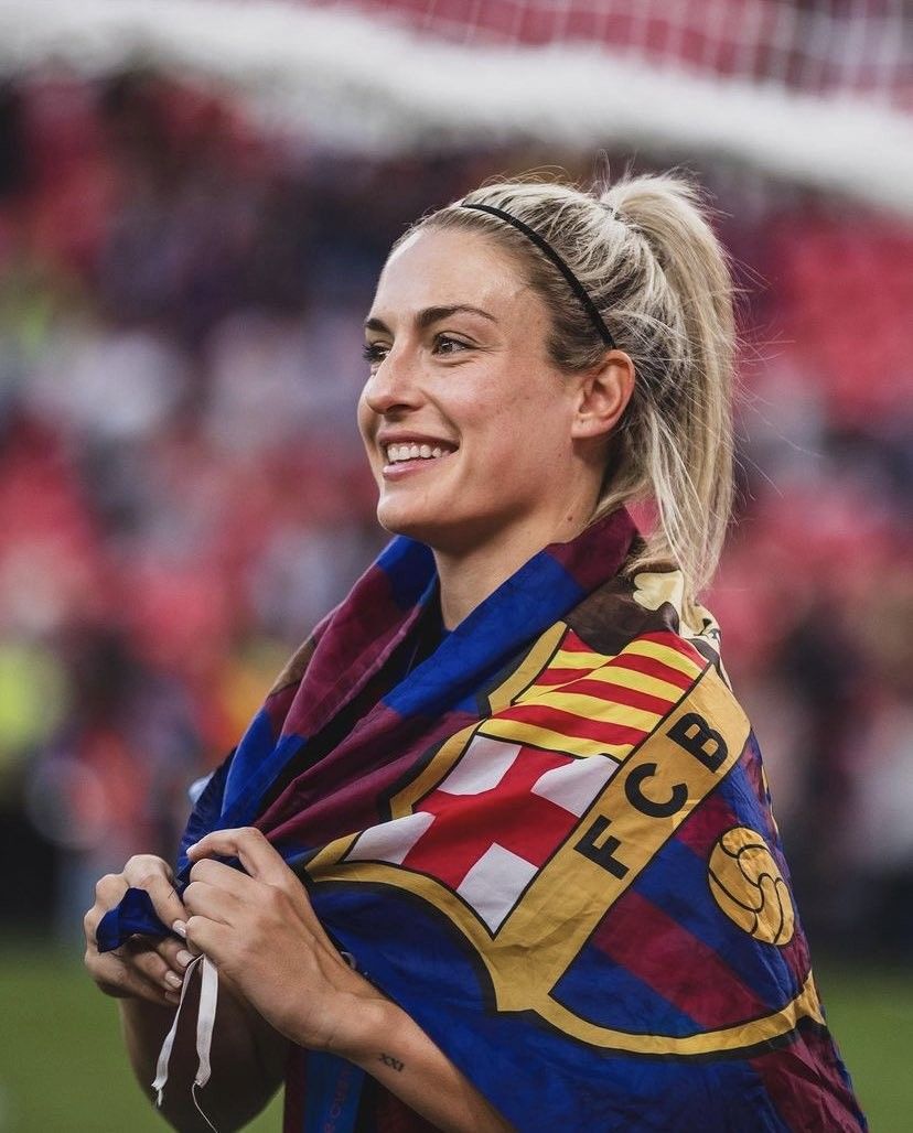 FOOTBALL FEMALES :O - 1