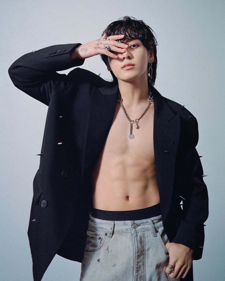 HOTTEST MALE KPOP IDOLS - 2