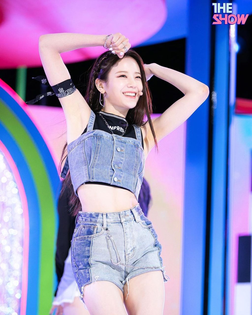 K-Pop Girl Group Armpit - 1