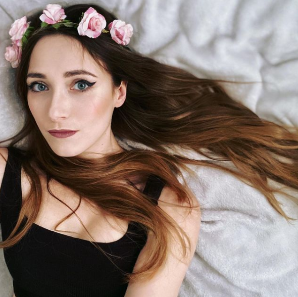 The most beautiful/hottest female streamer in the world - 1