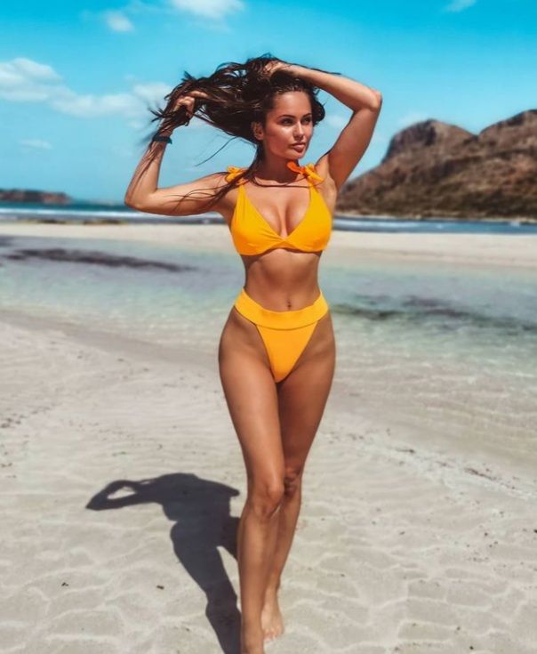 Female influencer - 1