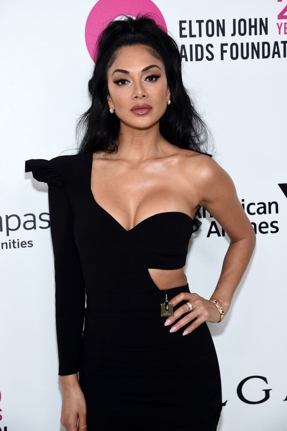 Best woman singer - 2