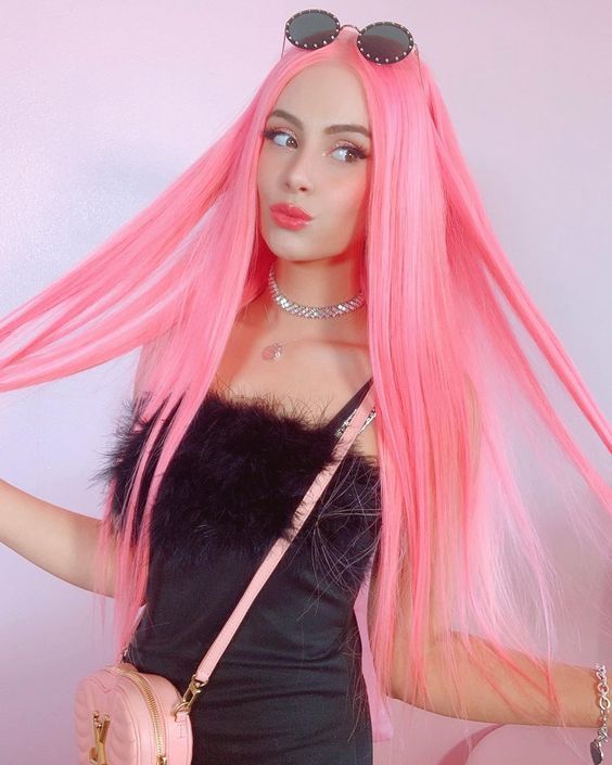 Which female youtuber is more beautiful? - 2
