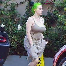 Hottest Femlale Celebrity - 2