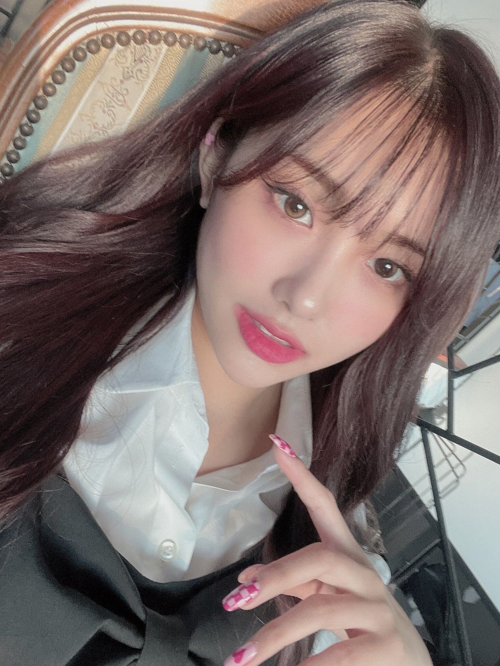 KPop Female Visuals (Selfie Edition) - 1