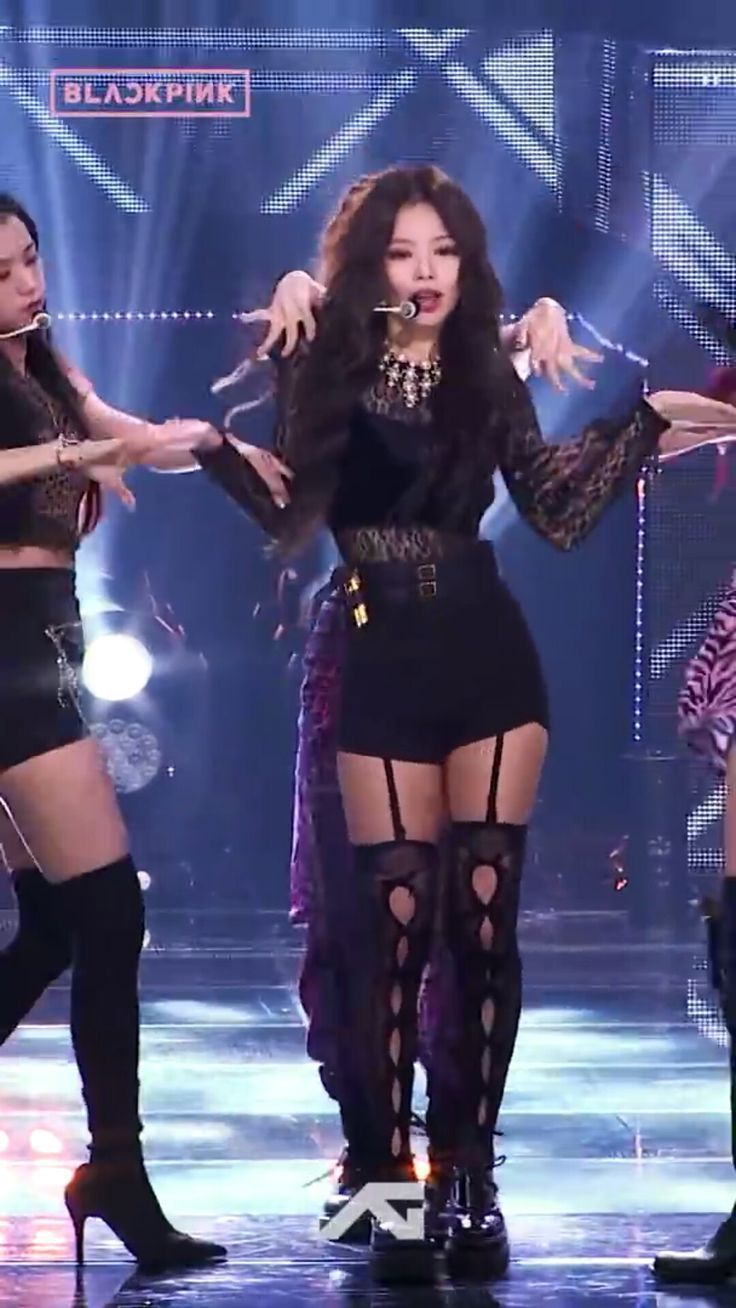 Best Jennie outfit - 2